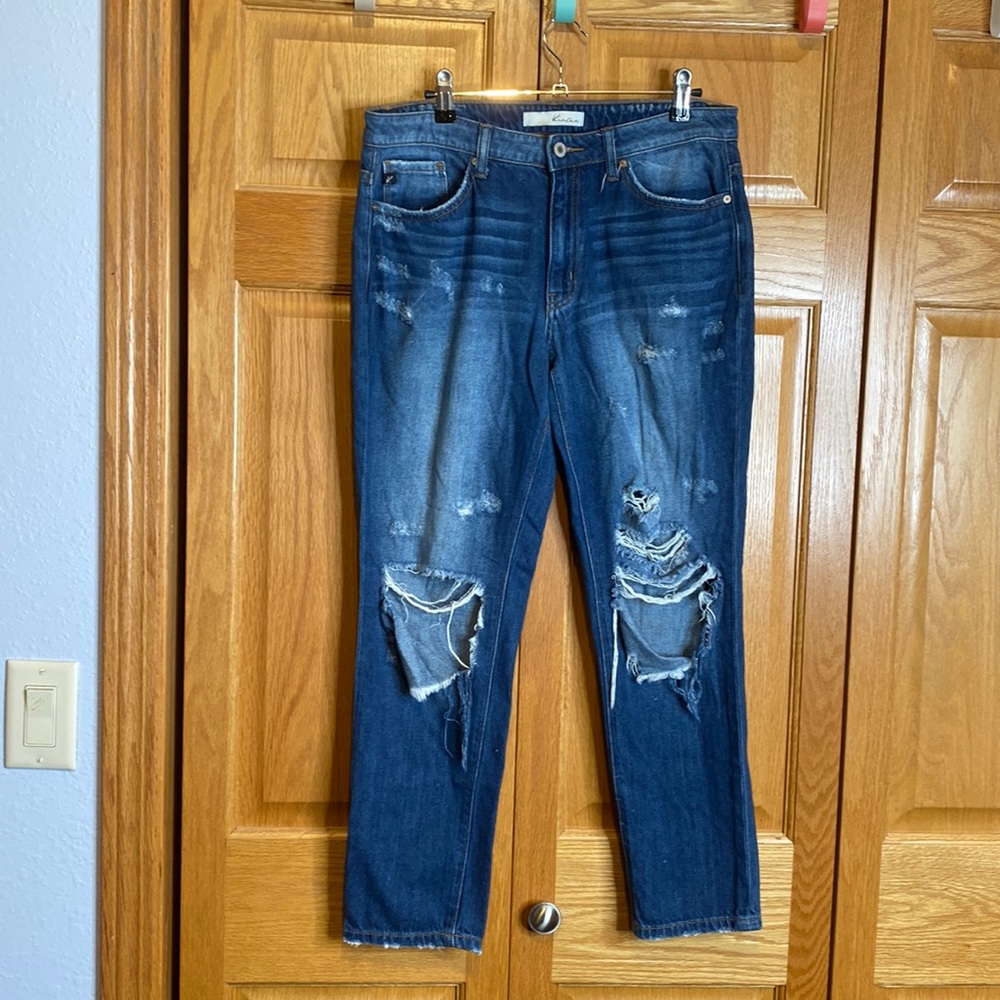 KanCan distressed jeans size 27